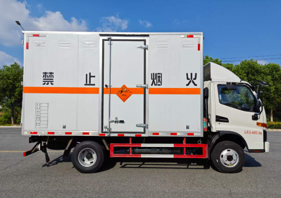 冯坡镇爆破器材运输车的主要用途